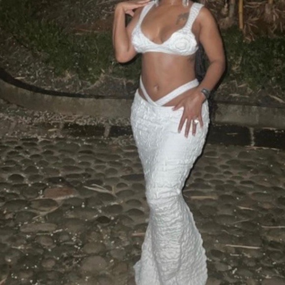 Hanifa Shani Bra and Maxi Skirt Set in white size 3XL - Picture 7 of 11